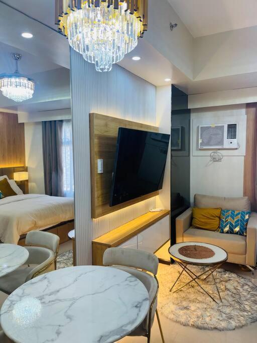 Marias Suite Near Manila Bay Free Use Of Pool Exterior photo