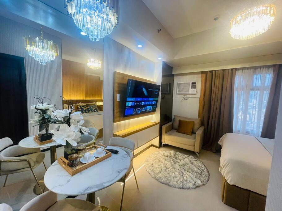 Marias Suite Near Manila Bay Free Use Of Pool Exterior photo