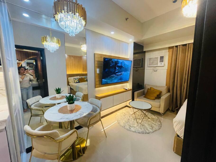 Marias Suite Near Manila Bay Free Use Of Pool Exterior photo